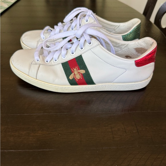 GUCCI USED SOME WEAR BUT STILL VERY GOOD condition - Picture 1 of 6